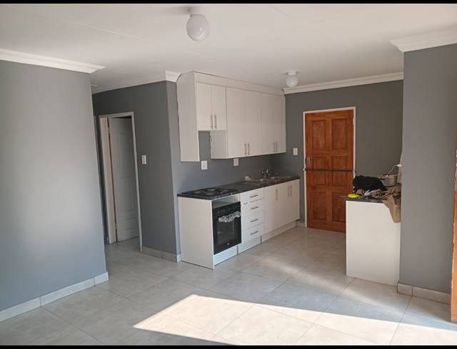 3 BEDROOM HOUSE FOR SALE IN STRETFORD